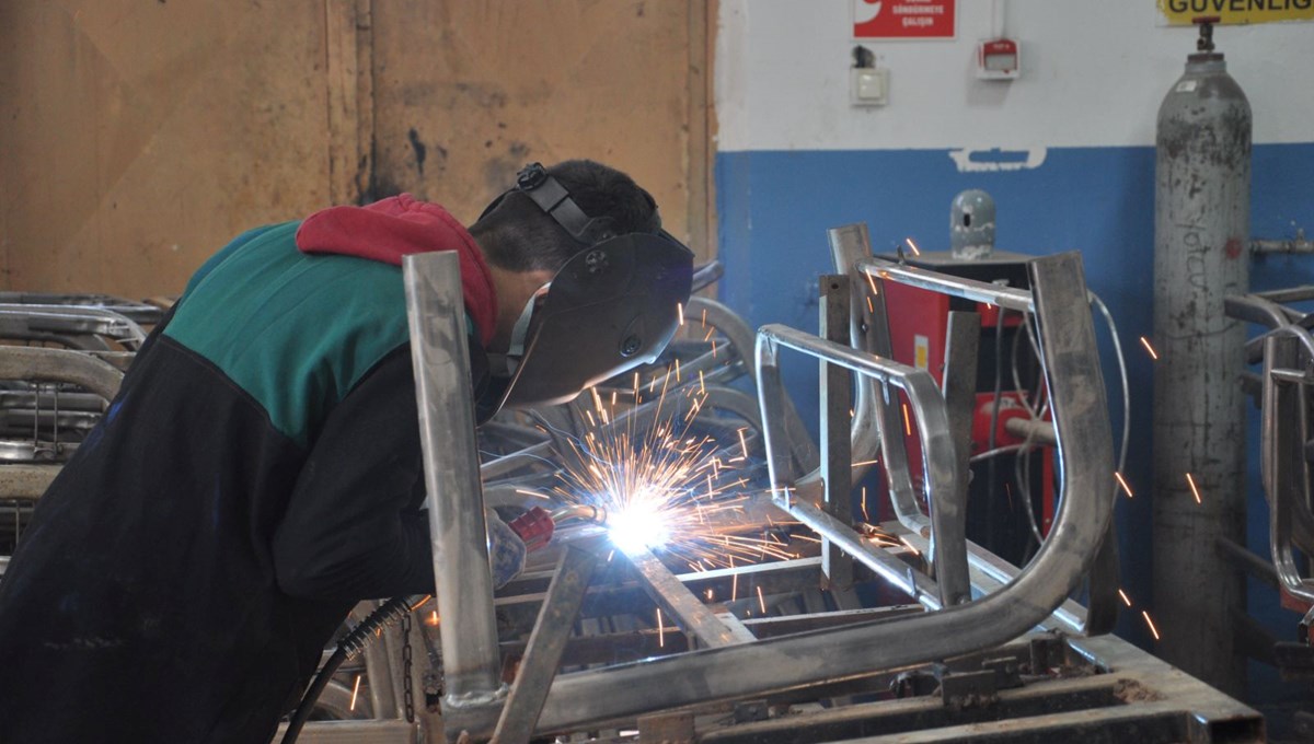 Depremzede öğrencilerin ürettiği ürünler ile 45 milyon TL ciro elde edildi