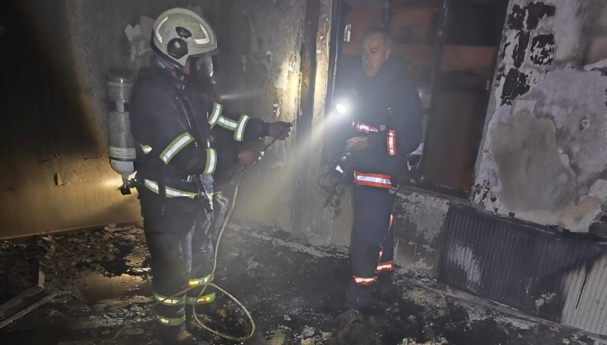 Mardin'de 8 katlı apartmanda yangın