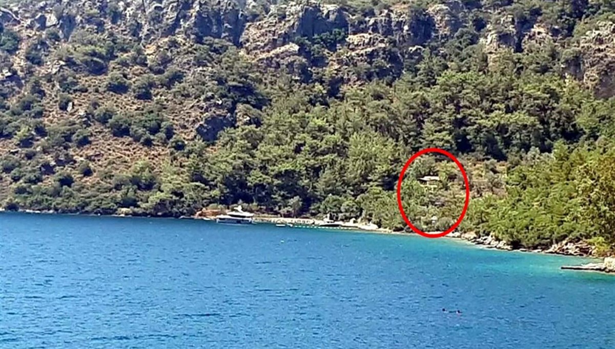 Şahan Gökbakar'ın Marmaris'teki villası mühürlendi Şahan Gökbakar'ın Marmaris'teki villası mühürlendi