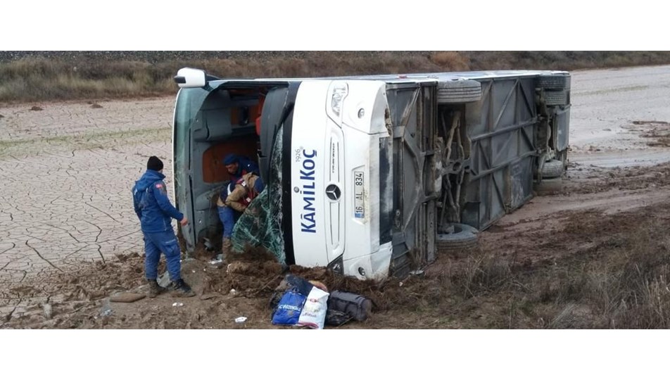 Yozgat�ta yolcu otobüsü devrildi 1 ölü, 18 yaralı NTV Yozgat�ta yolcu otobüsü devrildi 1 ölü, 18 yaralı NTV