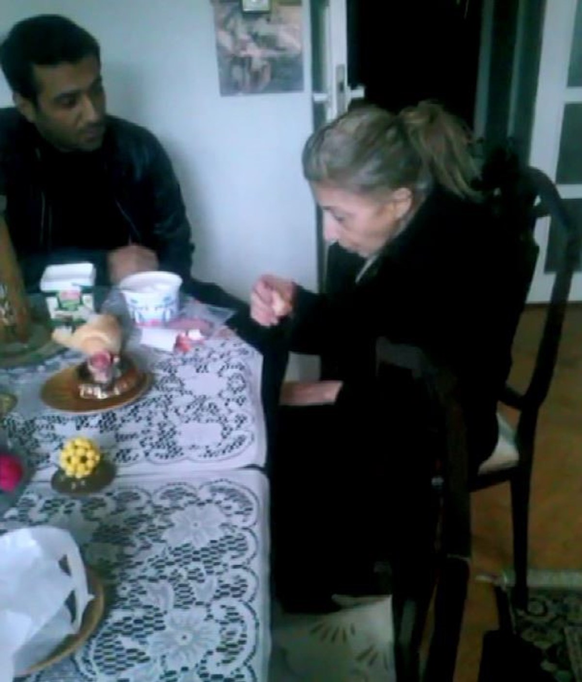 Harun Erikçi 2014 yılında 31 yaşındayken, 83 yaşındaki Hatice Nuran Temizel ile evlendi.
