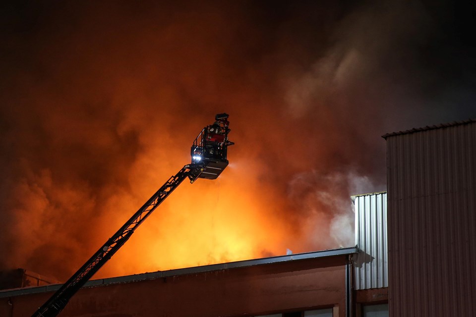 Büyükçekmece'de fabrika yangını: 4 kişi hayatını kaybetti - 1