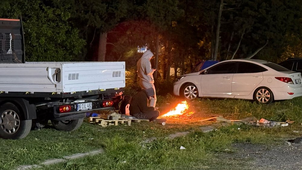 İstanbul'da kimi vatandaşlar geceyi dışarıda geçirdi 78 djpXR4uhbkOYgJC3H 6hJQ