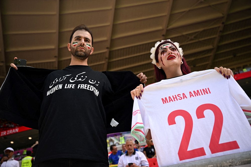 Mahsa Amini protestoları: İranlı futbolcu Amir Nasr-Azadani'ye idam cezası - 11