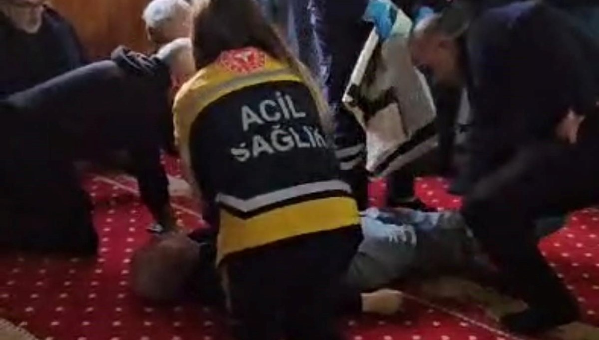 Bayram namazı için gittiği camide kalp krizi geçirip öldü Bayram namazı için gittiği camide kalp krizi geçirip öldü