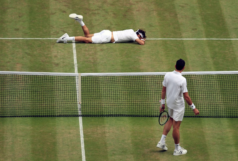 Wimbledon'da Federer elendi, Raonic finale yükseldi - 1
