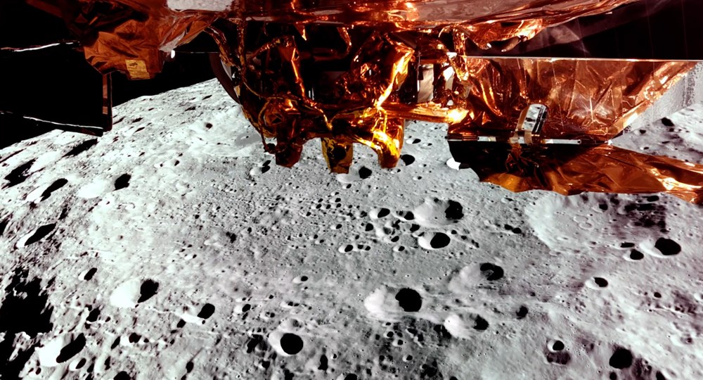 Ay'ın hayran bırakan yeni görüntüleri: Karanlık yüzü böyle görünüyor! - 2