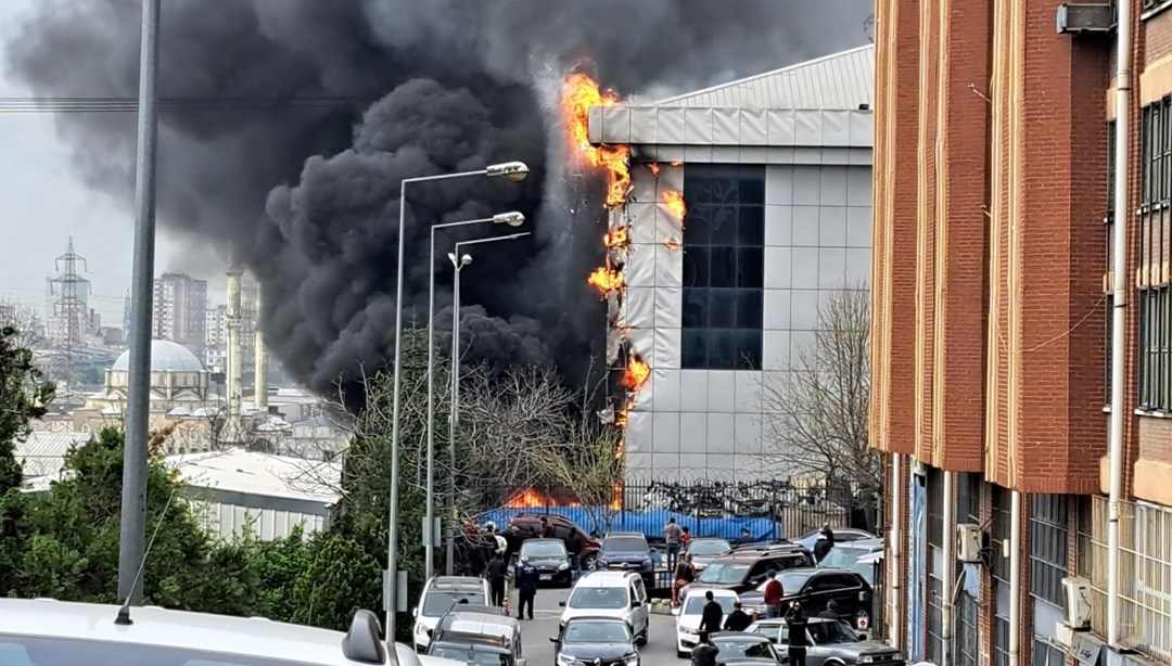 Başakşehir'de sanayi sitesinde yangın