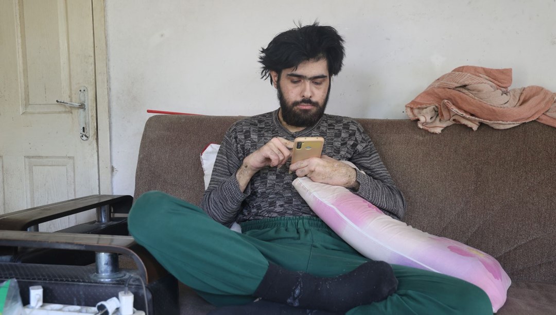 Türkiye'nin gündemine oturmuştu: Telefon bağımlısı genç, 3 yıl sonra duş aldı