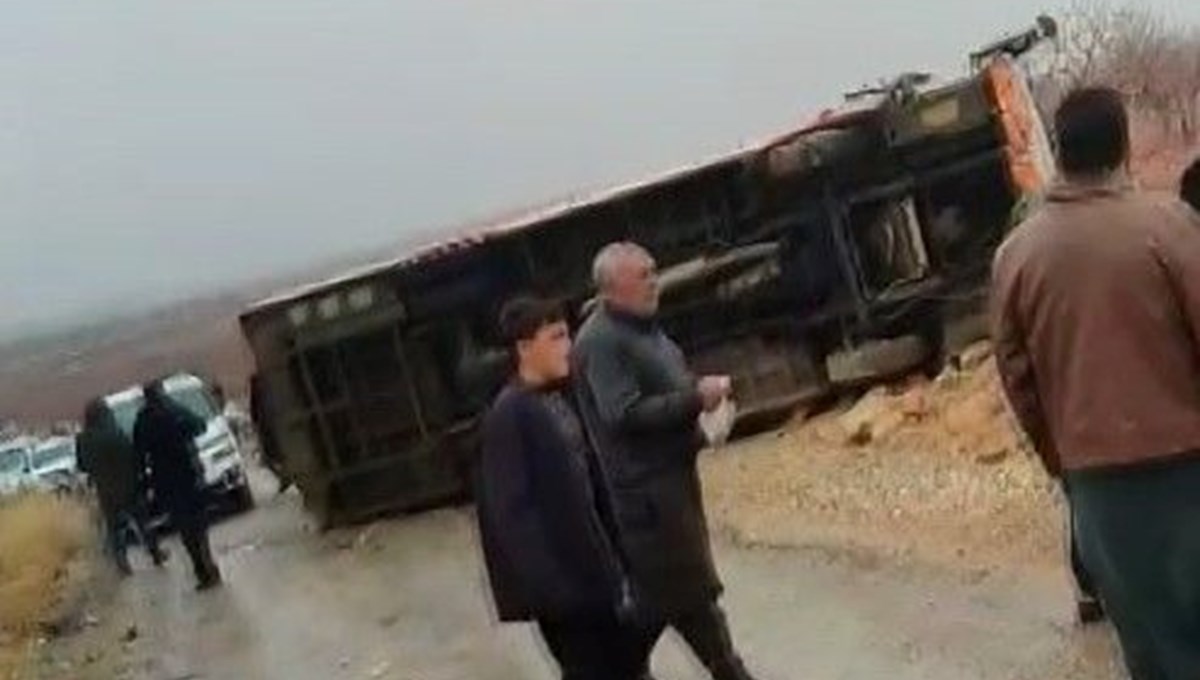 Gaziantep'te otomobil ile halk otobüsü çarpıştı: 5 yaralı Gaziantep'te otomobil ile halk otobüsü çarpıştı: 5 yaralı