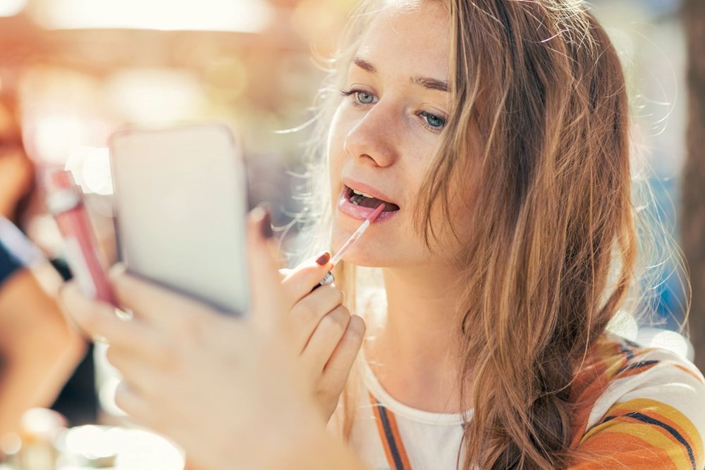 Makyaj yapmak cilde gerçekten zararlı mı? Bilim insanları çok tartışılan soruyu yanıtladı