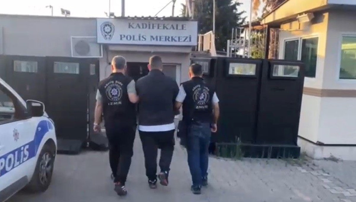İzmir'de şafak operasyonu: 149 gözaltı İzmir'de şafak operasyonu: 149 gözaltı