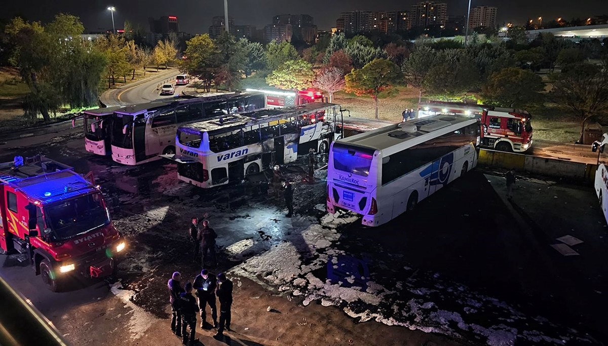 AŞTİ'de otobüs yandı