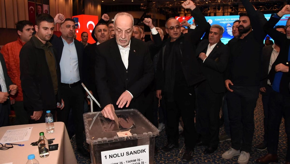 Ergün Atalay yeniden TÜRK-İŞ Genel Başkanı seçildi Ergün Atalay yeniden TÜRK-İŞ Genel Başkanı seçildi