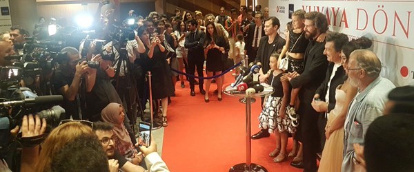 'Yuvaya Dönüş aşkın renginin olmadığını anlatıyor' (Gala)