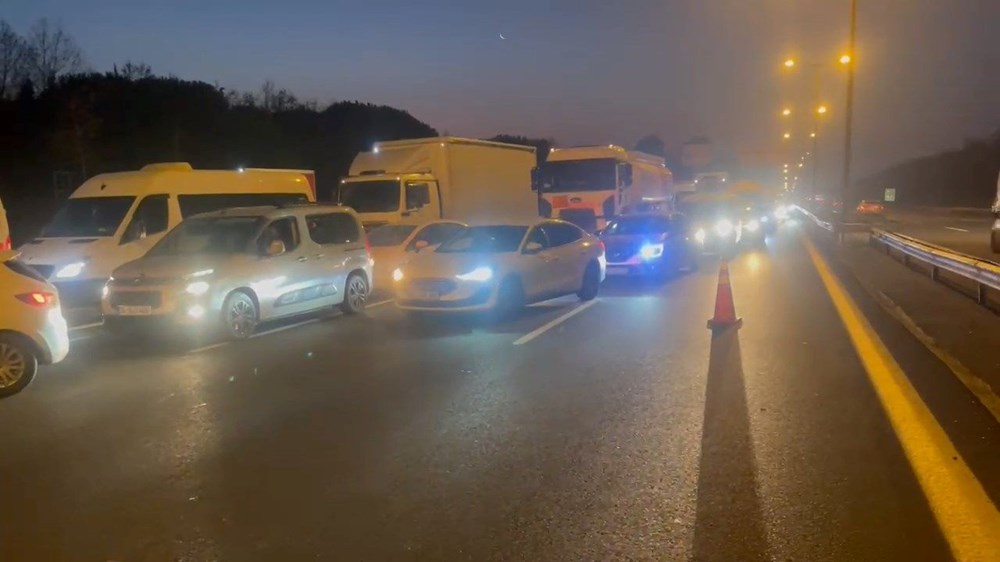 TEM'de trafiği kilitleyen kaza - 3