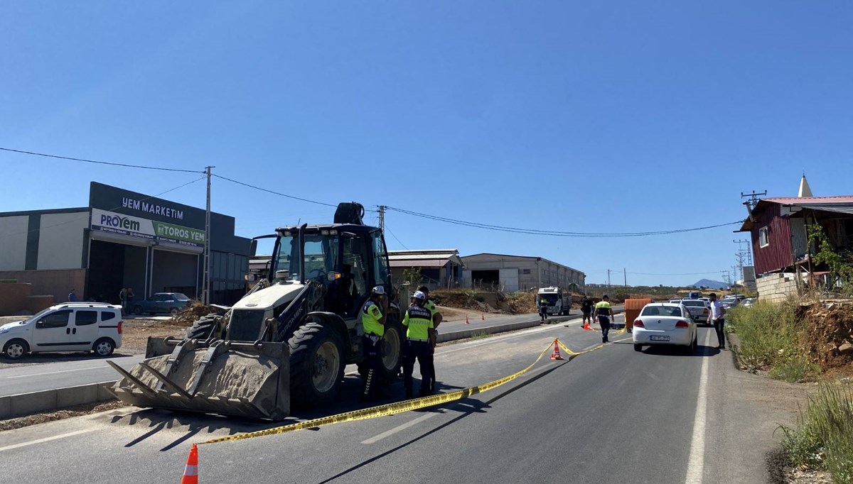 İş makinesinin çarptığı kardeşlerden biri öldü, diğeri yaralandı