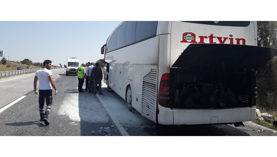 Otobusun Motoru Alev Aldi Yolcular Tahliye Edildi Ntv
