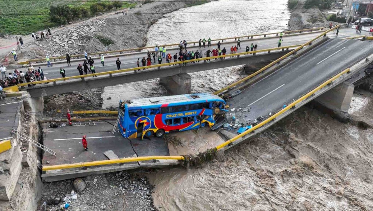 Peru'da köprü çöktü: 2 ölü, 41 yaralı