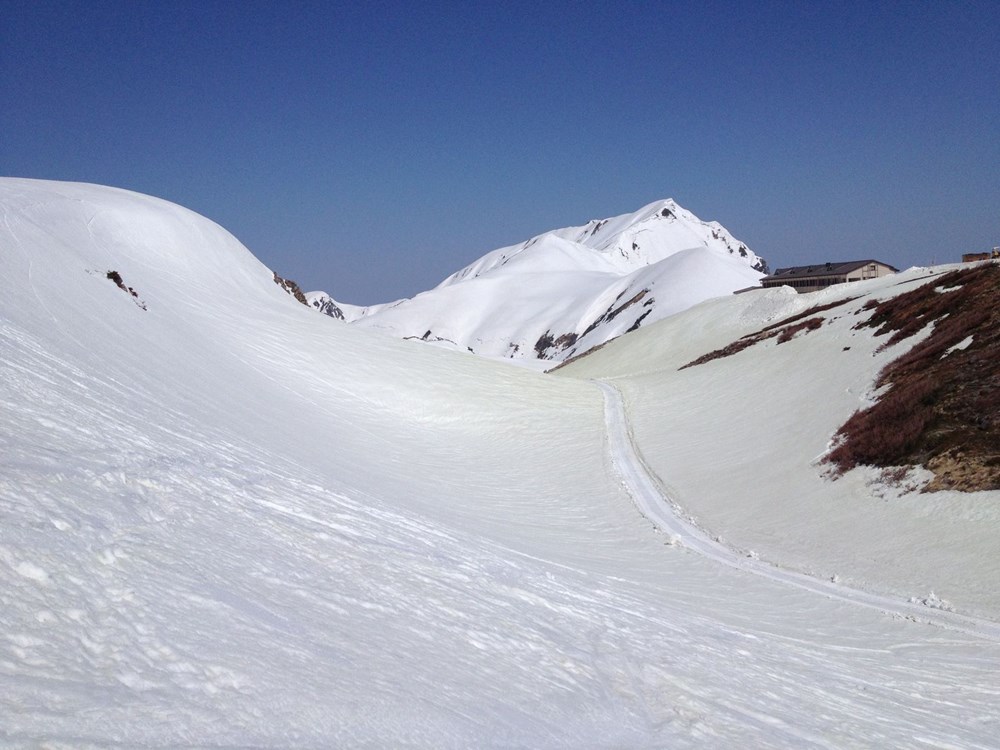 Japonya'da 20 metre derinlikteki kar koridoru yeniden ziyarete açılıyor - 5