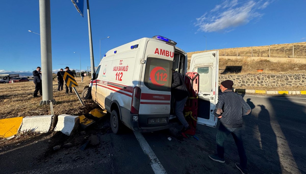 Ağrı’da ambulans kazası