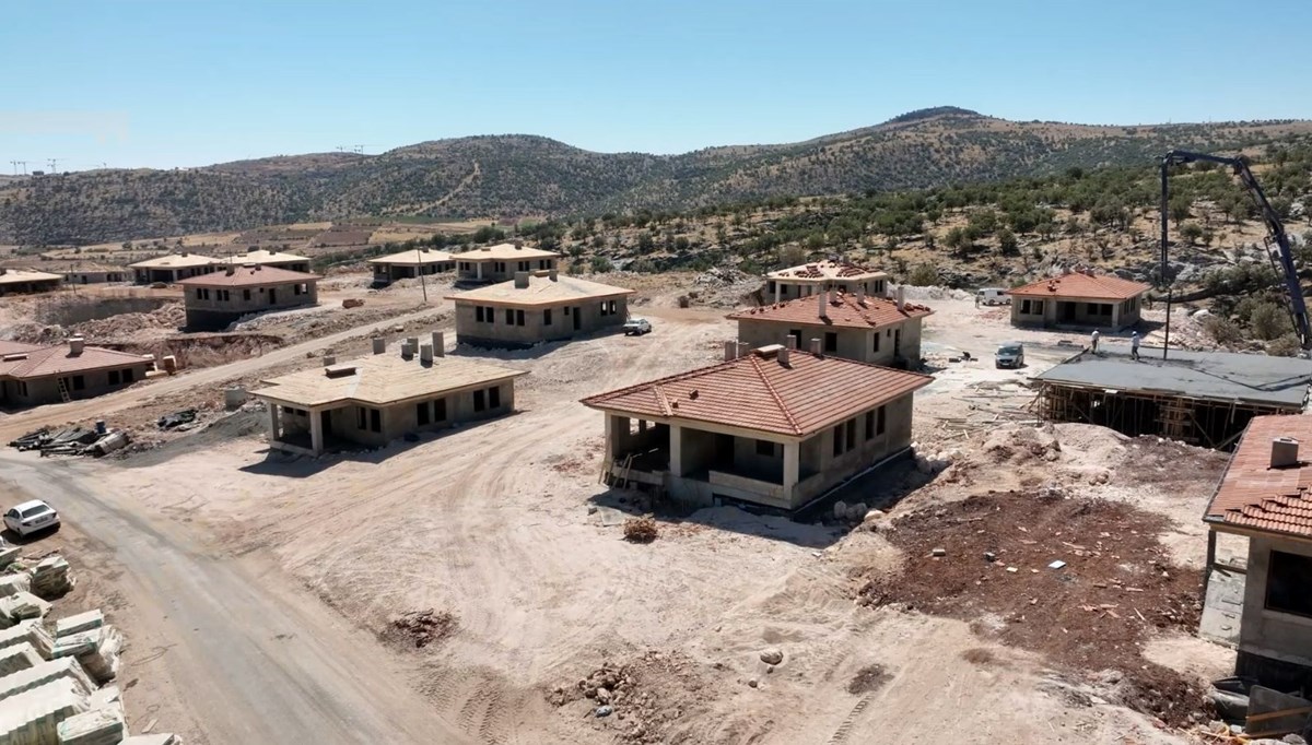 Adıyaman'da afet konutlarında son aşamaya gelindi Adıyaman'da afet konutlarında son aşamaya gelindi