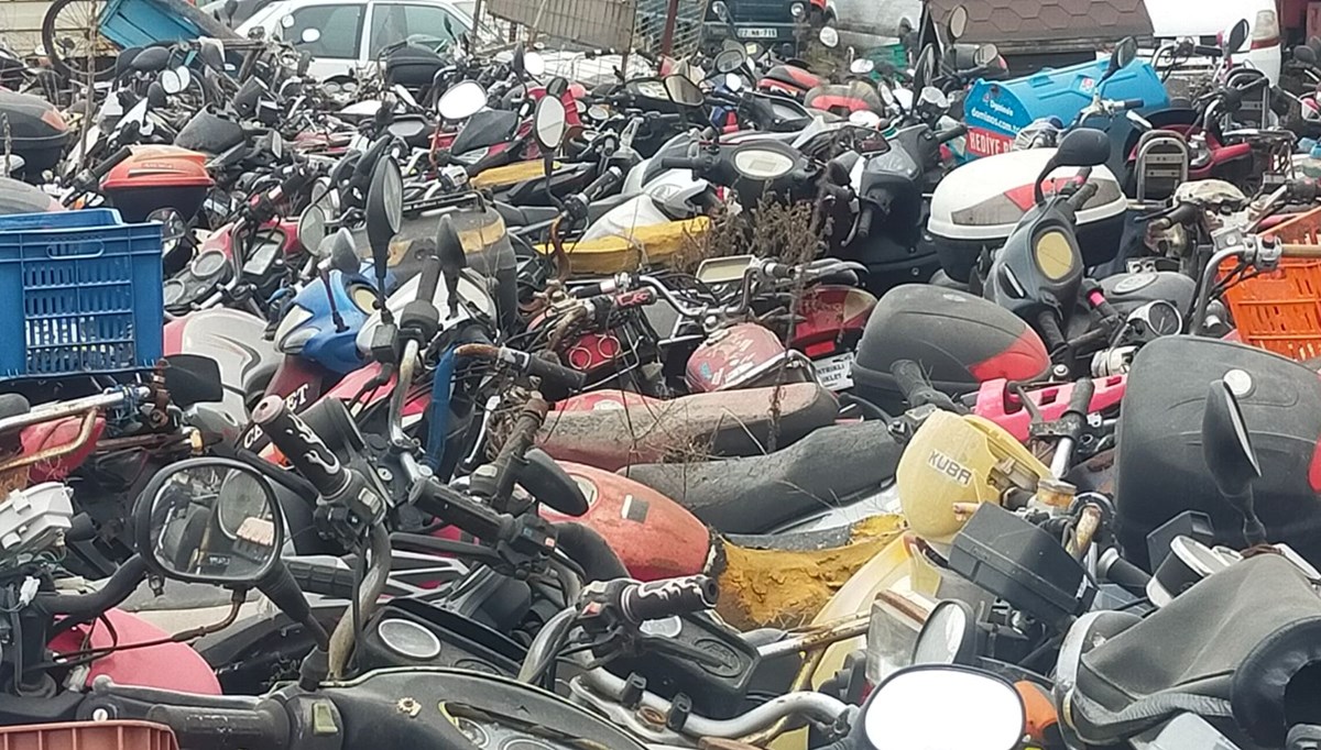 Milyonluk servet otoparkta çürüyor: 13 yıldır bekleyen de var Milyonluk servet otoparkta çürüyor: 13 yıldır bekleyen de var