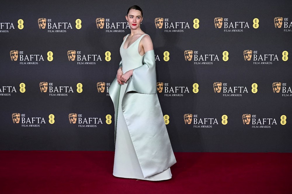 Oscar'a adım adım: BAFTA kırmızı halısının en iyi görünümleri - 9