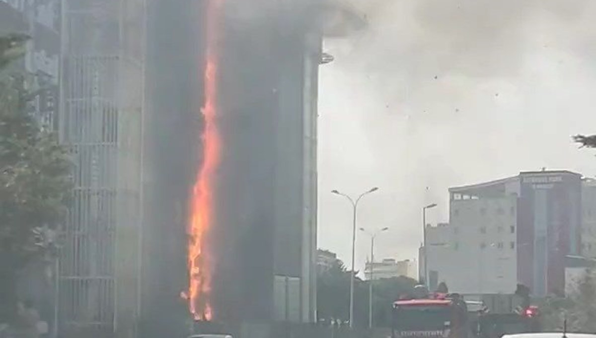İstanbul'da iş merkezinde yangın İstanbul'da iş merkezinde yangın