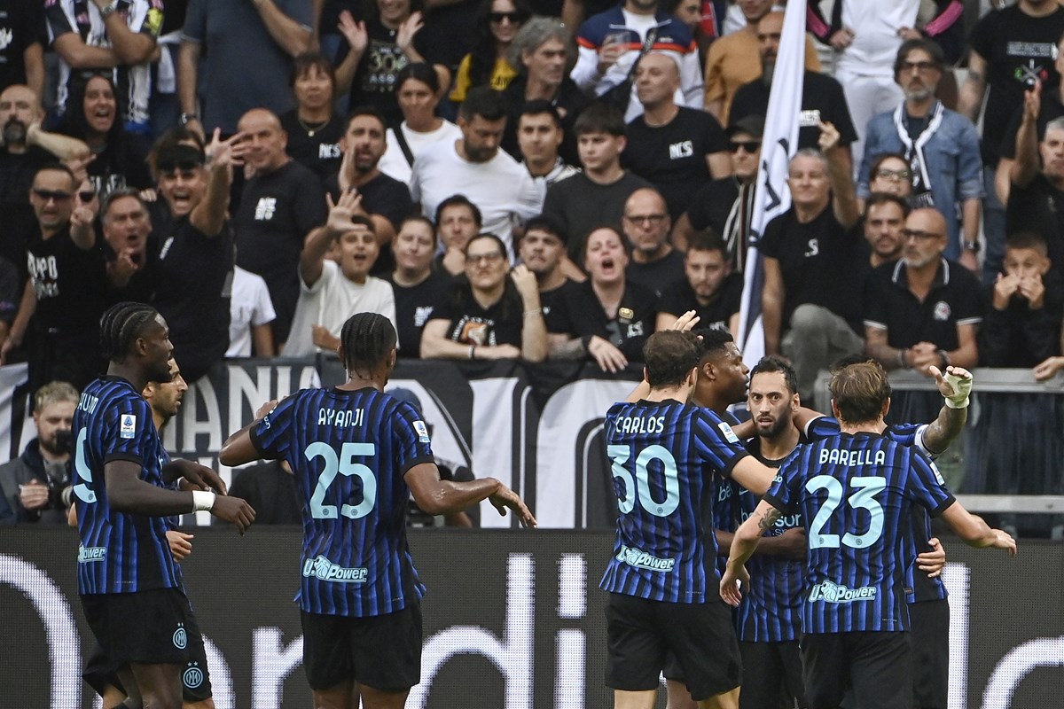 Interli futbolcular, gol sonrası Hakan Çahanoğlu