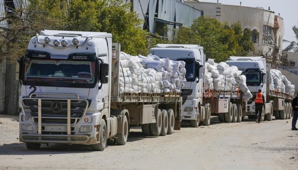 İsrail girişine izin verdiği tırları yağmalattı
