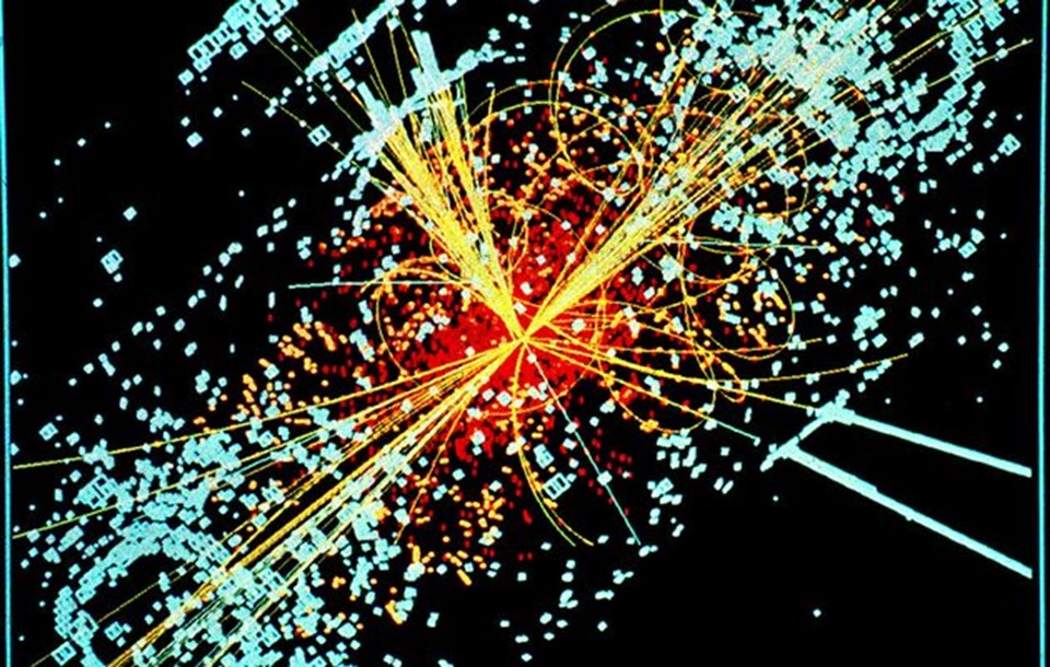 LHC'deki CMS dedektöründe gerçekleştirilen bir deneyin simülasyonu.