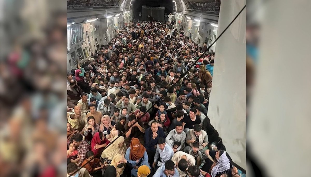 150 kişilik uçakta 640 Afgan