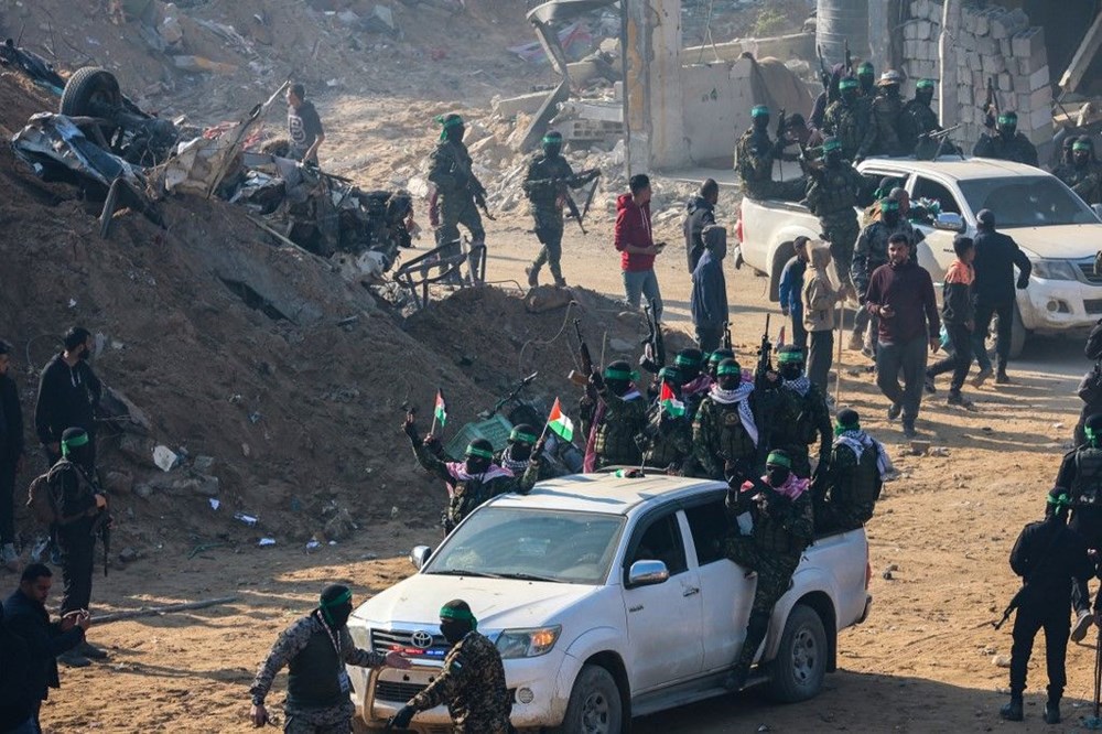 Gazze'de tarihi anlar: Hamas lideri Sinvar'ın evinin önünde esir takası - 7