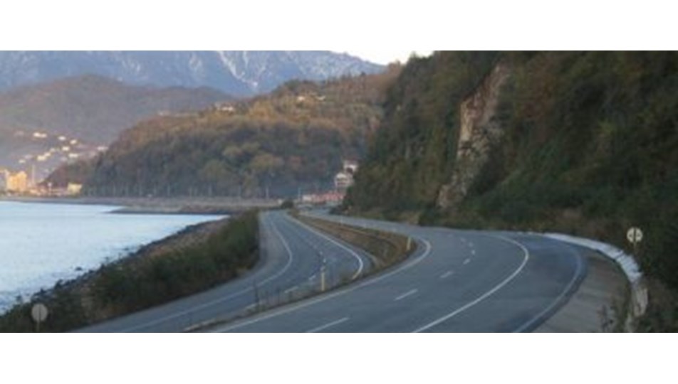 Karadeniz Sahil Yolu yeniden yapılandırılacak