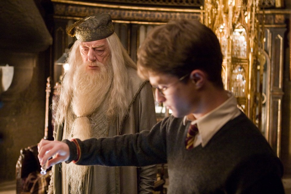 Harry Potter filmlerinde Dumbledore'u canlandıran Michael Gambon hayatını kaybetti - 2