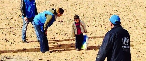 4 yaşında sınırı tek başına aştı