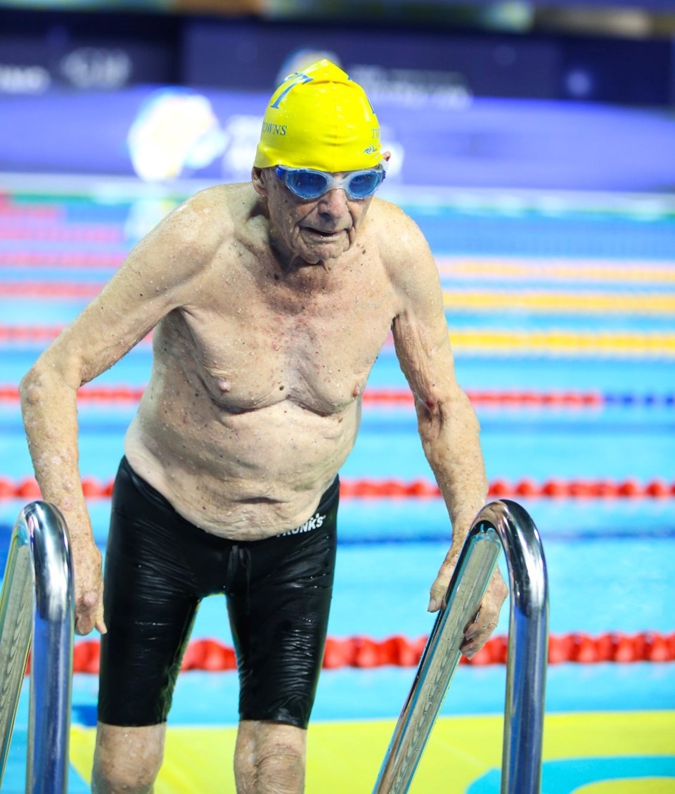 George Corones, Nisan ayında 100 yaşına girecek.