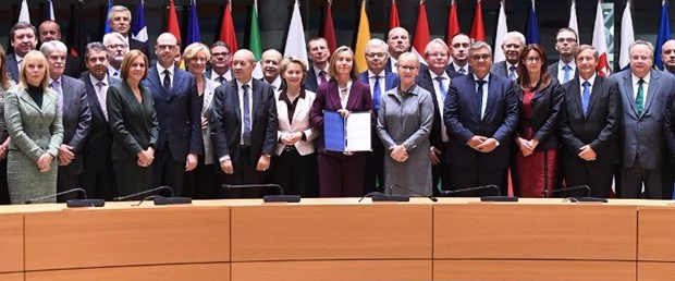 ab ortak savunma pesco mogherini131117.jpg