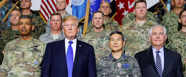 2017-11-07T062431Z_2047335588_RC1E9BA3B230_RTRMADP_3_TRUMP-ASIA-SOUTHKOREA.JPG