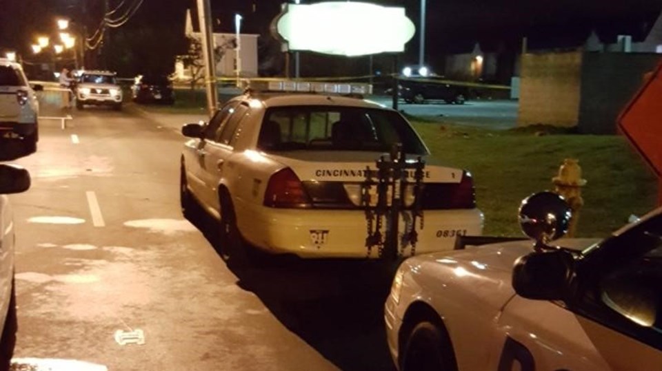 Saldırının ardından polis gece kulübün çevresini kapattı.