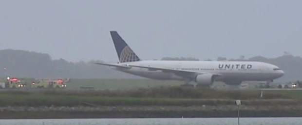 ABD’de, havada yangın paniği yaşayan bir yolcu...