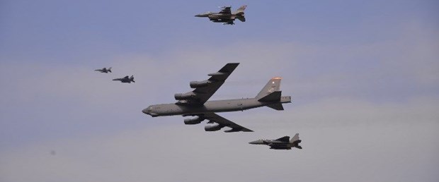 abd b-52 bombardıman uçağı211118.jpg