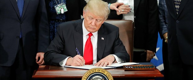 trump imza.jpg