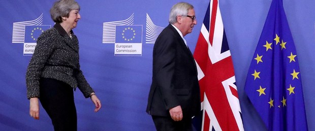 theresa may ingiltere brexit121218.JPG