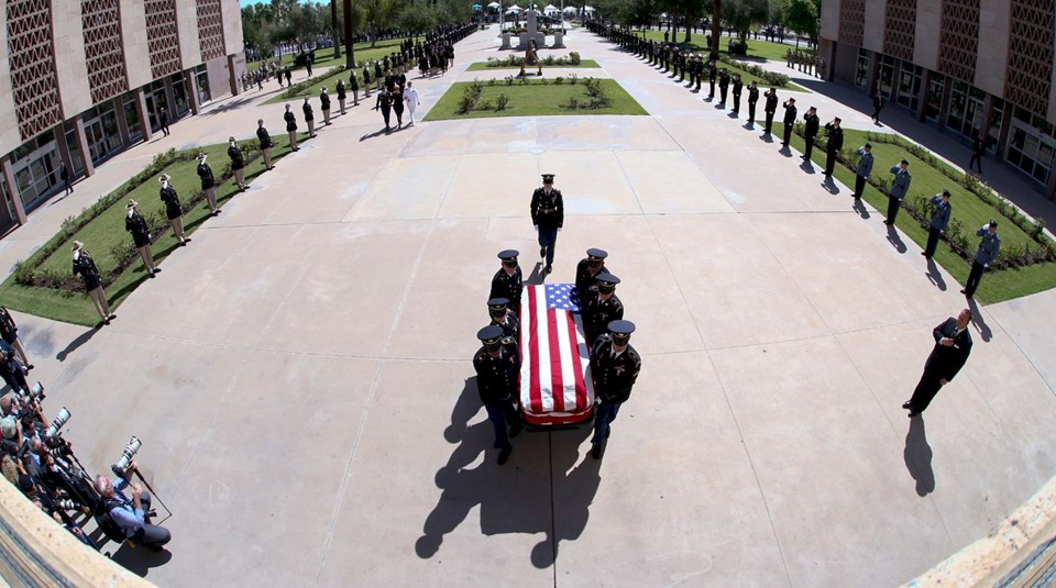 TRUMPâIN CENAZE TÃRENİNE KATILMAMASINI VASİYET ETMİÅTİ