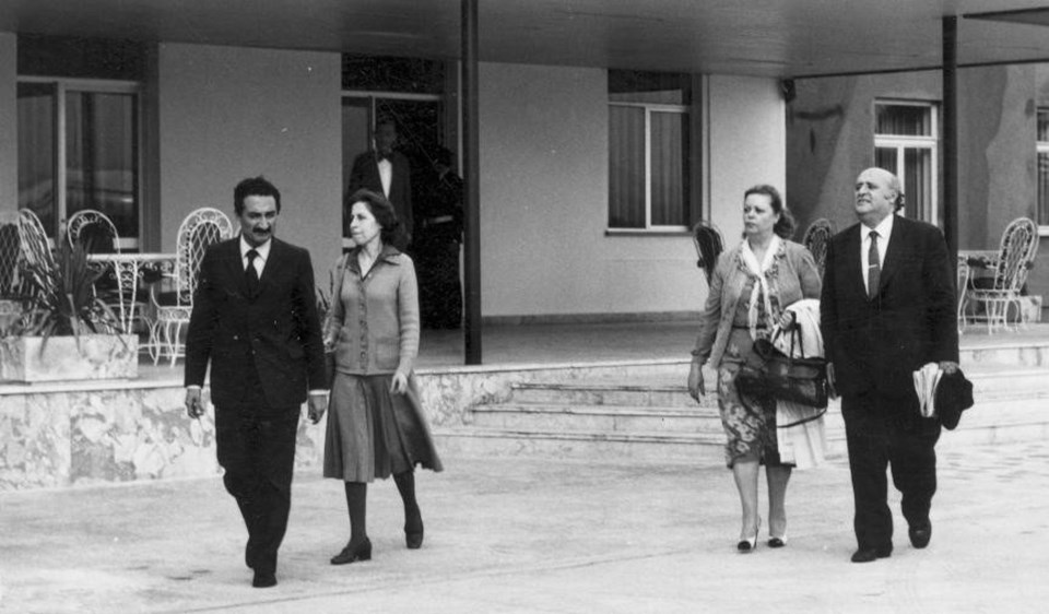 Dönemin siyasi liderleri Bülent Ecevit ve Süleyman Demirel.