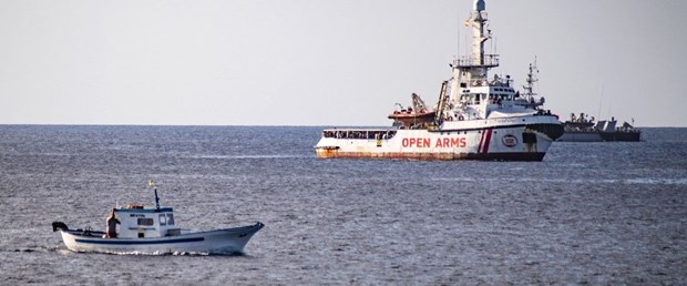 sığınmacı akdeniz italya ispanya200819.jpg