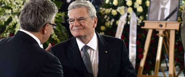 almanya-gauck-atina-tazminat040515.jpg