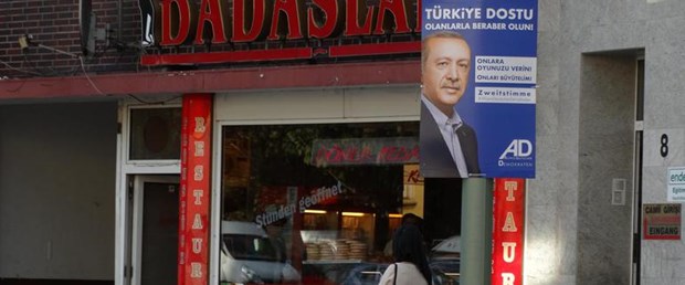 almanya seçim afiş erdoğan070917.jpg